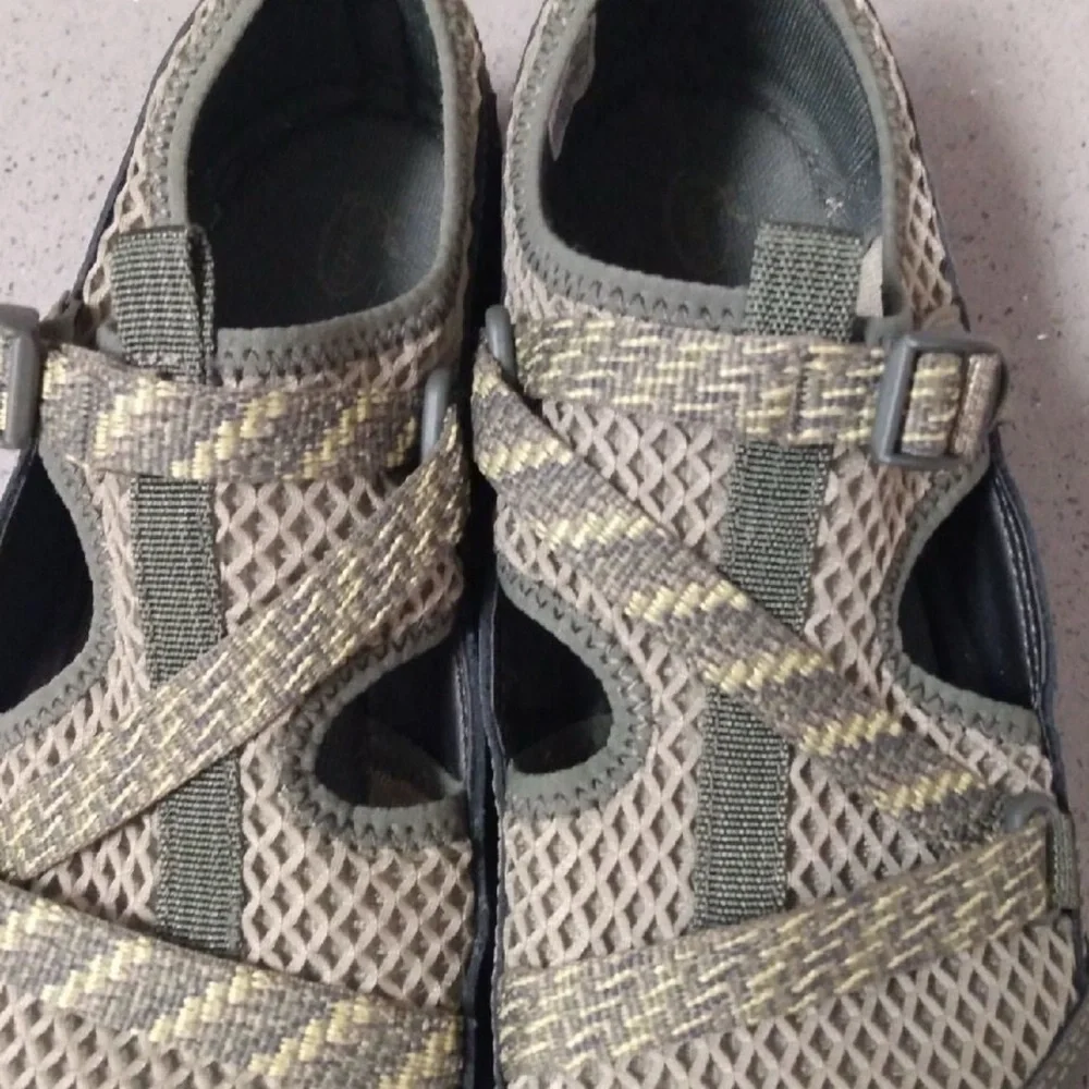 Chacos Kids/junior Green Size 4
